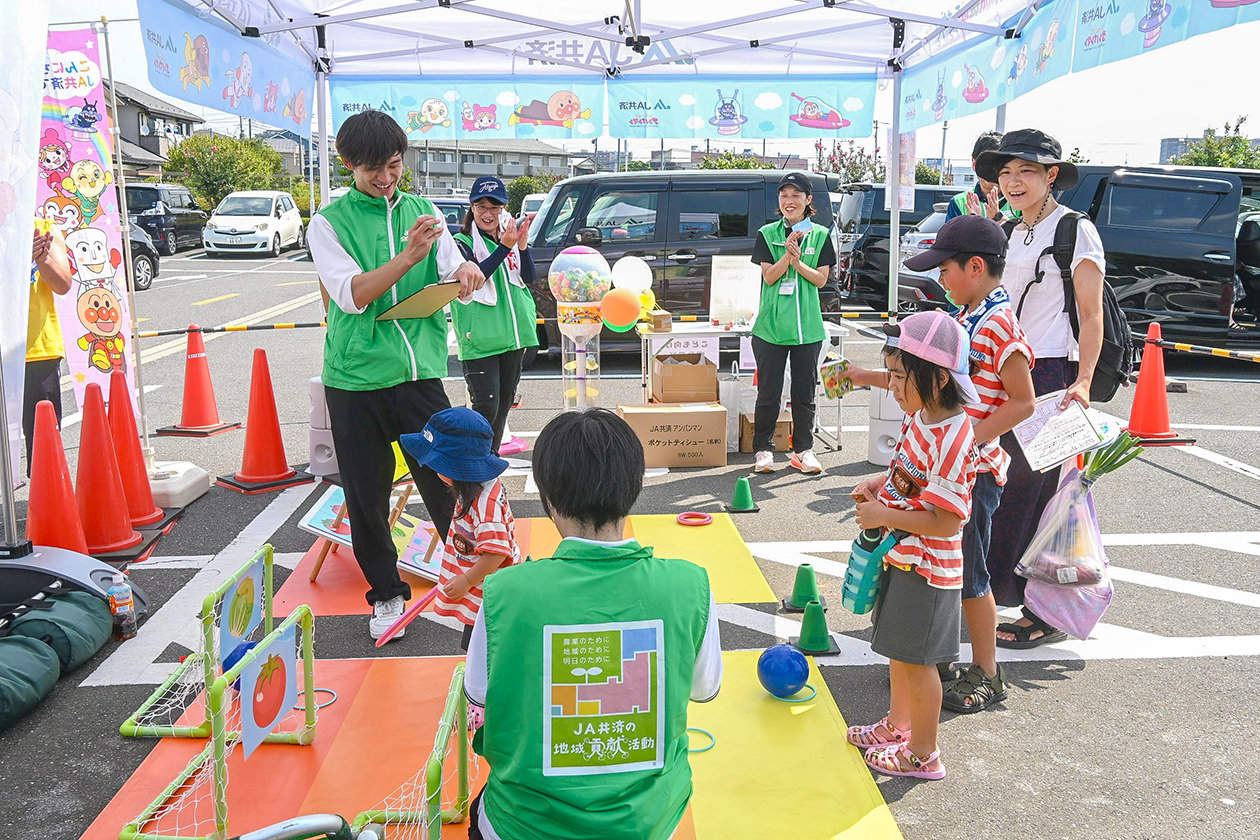 野菜スタンプで工作の写真