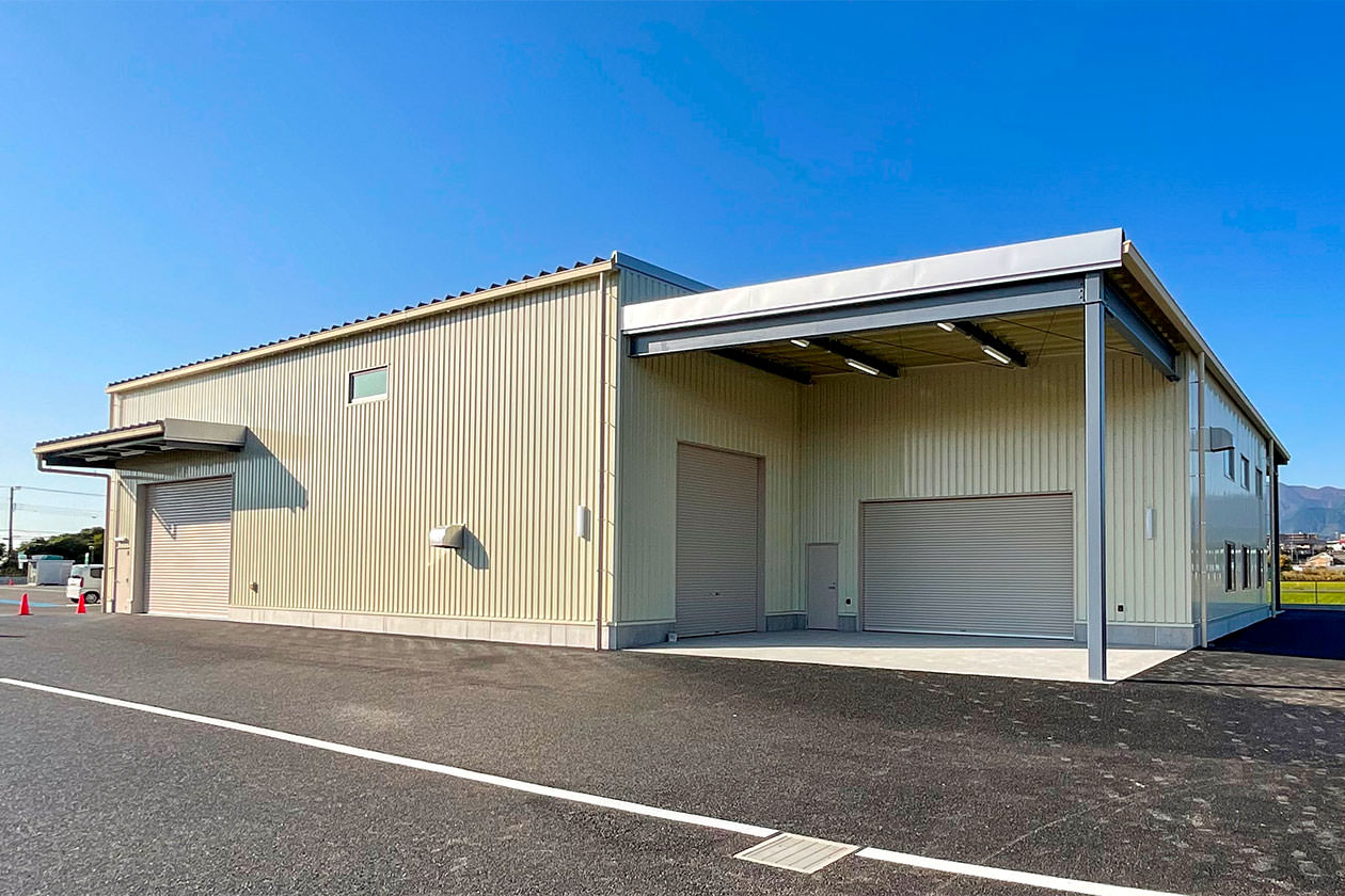 竣工を迎えた農機保管庫の写真