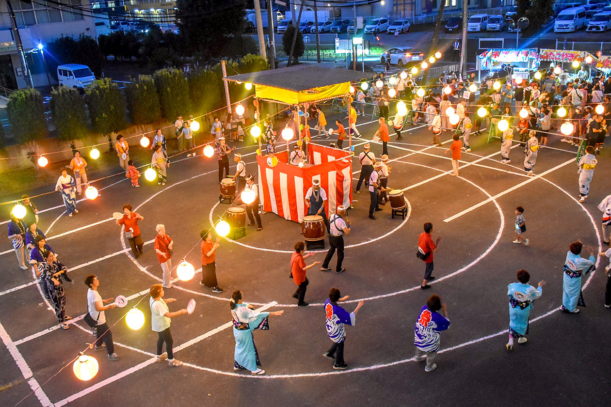 夏の風物詩である納涼盆踊り大会を各地区で開催の写真